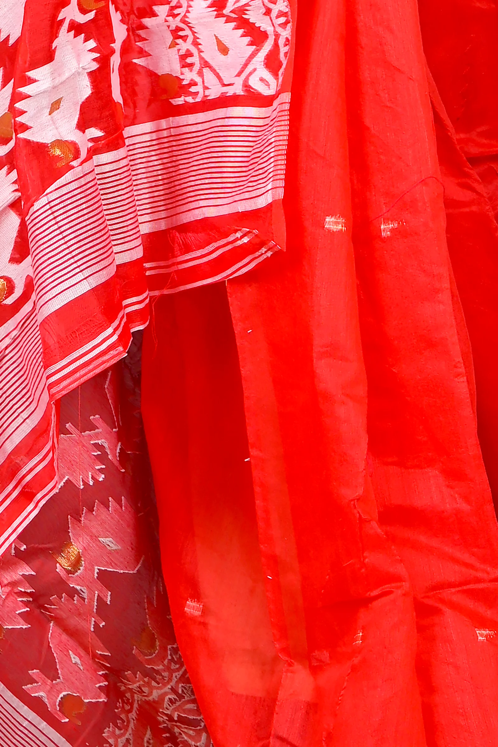 Red White Cotton Blended Parv Jamdani Saree (559)